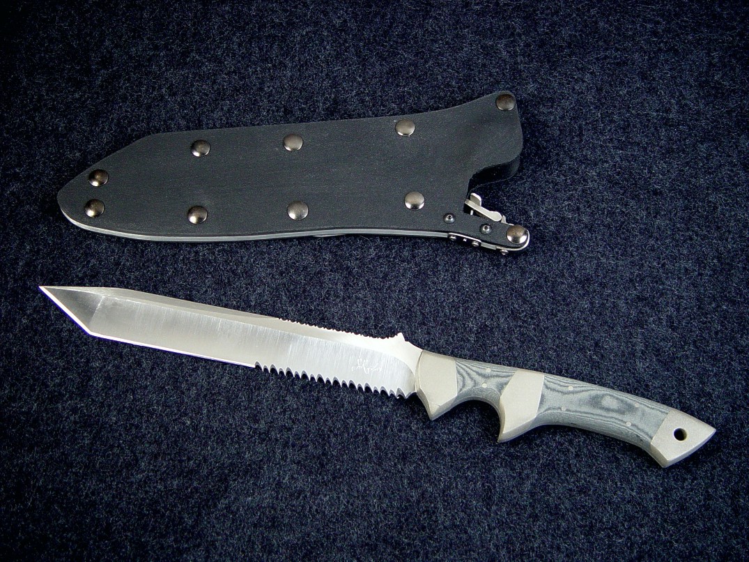 Canted Serrations on Minuteman EL Tactical combat military knife Canted Serrations on Minuteman EL Tactical combat military knife